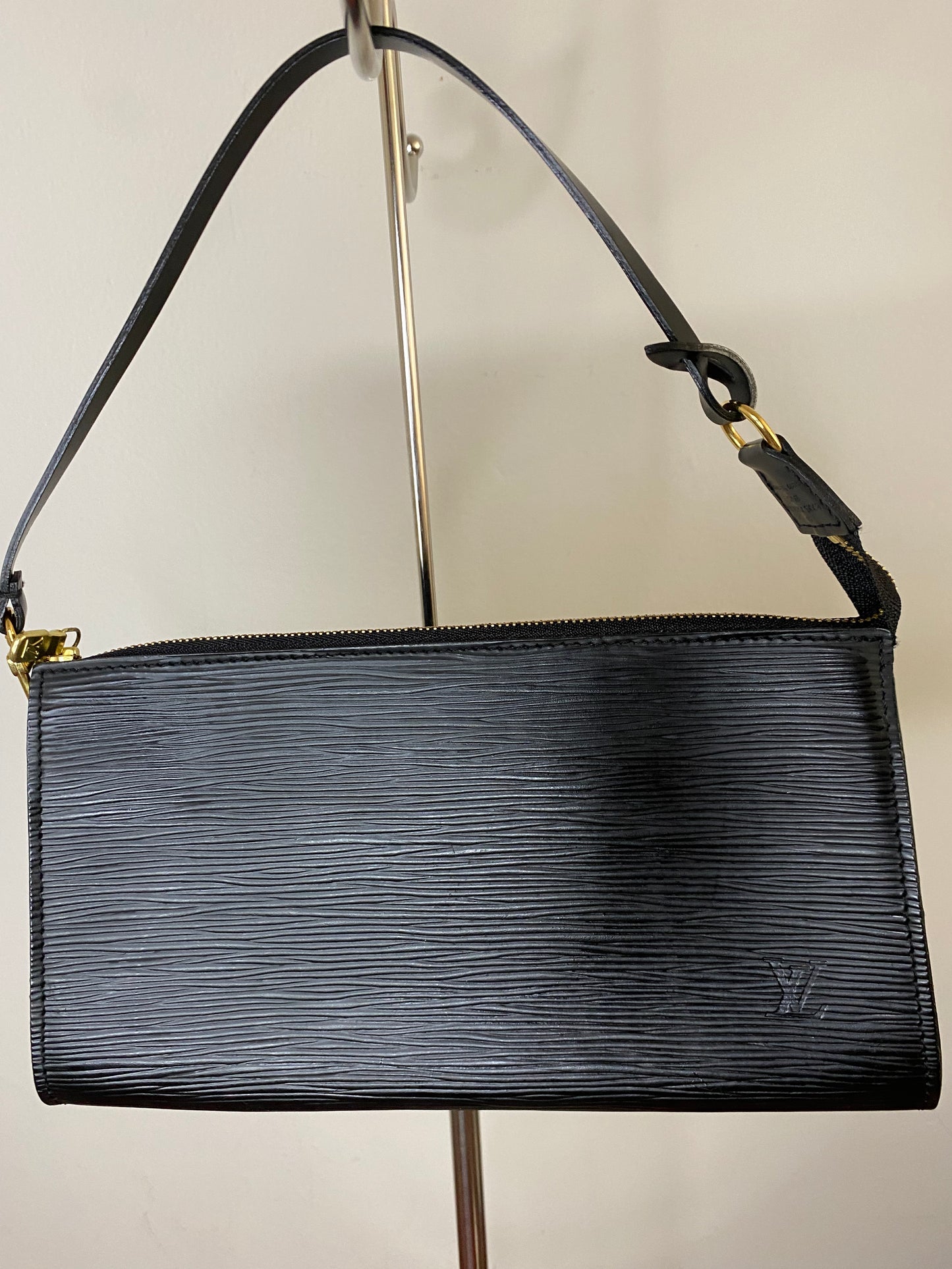 Louis Vuitton Black Epi Leather Pochette Accessoires (Authentic Pre-Owned)